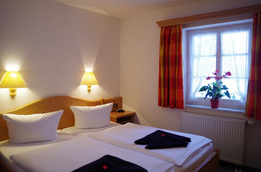 Hotel Alttolkewitzer Hof Dresden Exterior photo